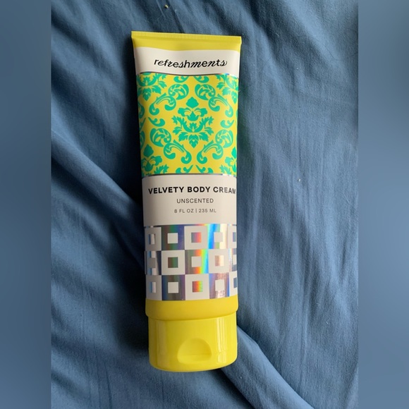NEW - Refreshments Celvet Body Cream - Picture 4 of 6